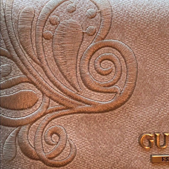 Pink GUESS wallet - Picture 3 of 5